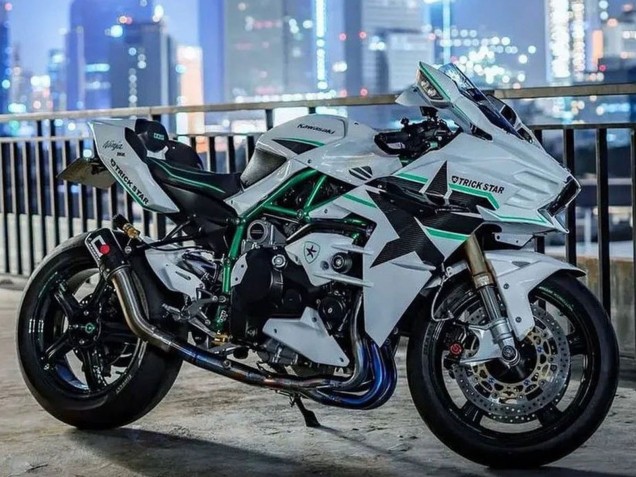 2015-2022 White with Green Lines Kawasaki Ninja H2 Motorcycle Fairings UK Stores