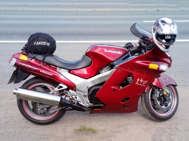 1993-2003 Red Kawasaki ZZR1100 Motorcycle Fairings UK Stores