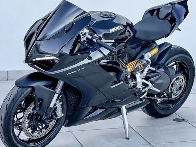2020-2024 Black Ducati Panigale V2 Motorcycle Fairings UK Stores