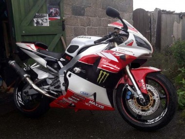 1998-1999 Red White Black Yellow Monster Milwaukee MAXXIS 11 Yamaha YZF 1000 R1 Motorcycle Fairings UK Stores
