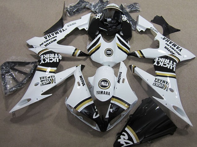 2004-2006 White Black Lucky Strike Yamaha YZF R1 Motorcycle Fairings UK Stores