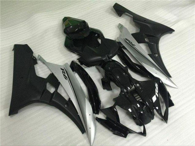 2006-2007 Silver Black Yamaha YZF R6 Motorbike Fairing UK Stores 2006-2007 Silver Black Yamaha YZF R6 Motorbike Fairing UK Stores